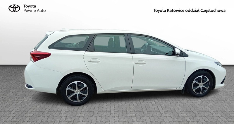 Toyota Auris cena 49900 przebieg: 138935, rok produkcji 2017 z Pasym małe 211